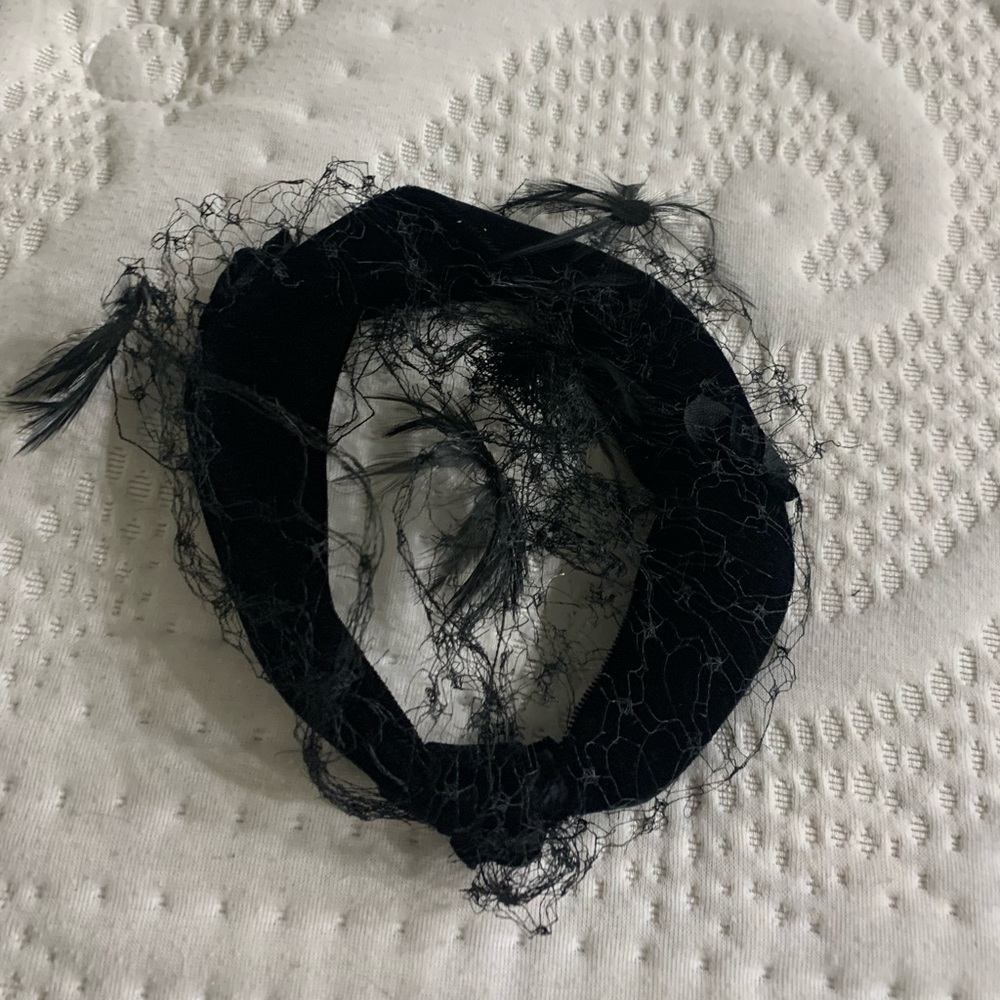 Vintage hat velvet and lace Halo